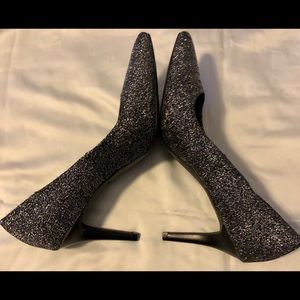 NWOT Simply Vera Wang Stevie Metallic Heels